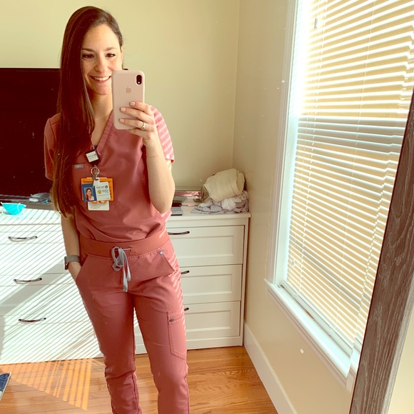 Meet Your Posher! - Picture 1 of 7